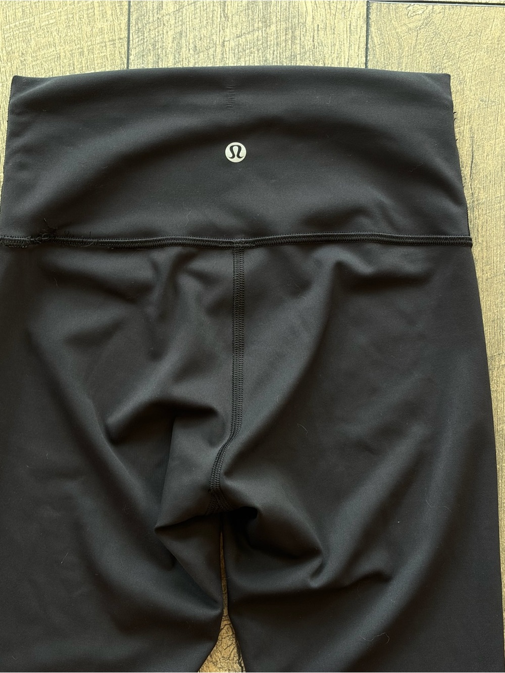 Lululemon Wunder Train High-Rise Crop Leggings 21" In Black size four (4) - Picture 10 of 10